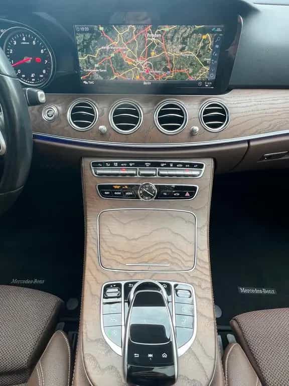 Mercedes-Benz E-Class 200T*4Matic*DISTR*TOTW*AHK*ESD*360°STANDHZ 11/2018-photo-15