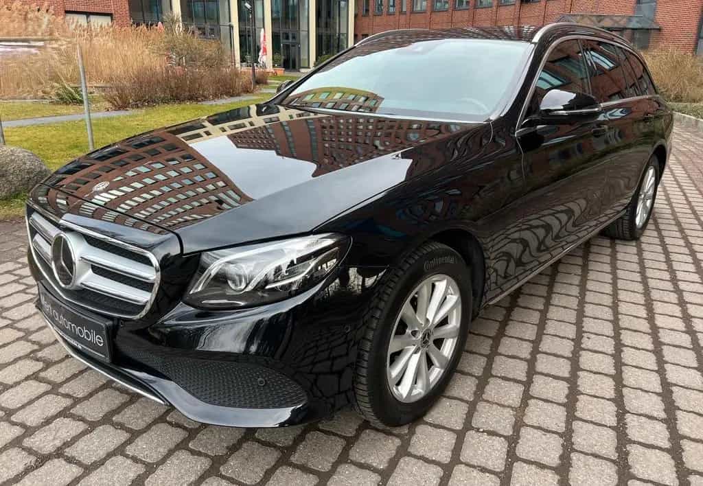 Mercedes-Benz E-Class 200T*4Matic*DISTR*TOTW*AHK*ESD*360°STANDHZ 11/2018-photo-3