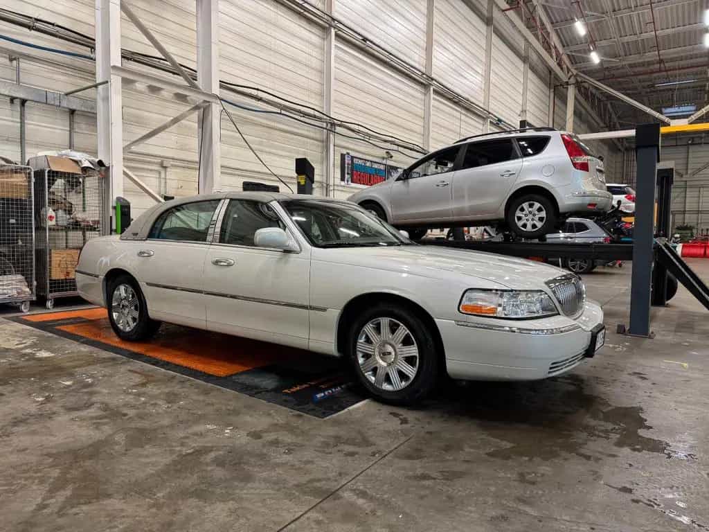 Lincoln 4.6 V8 | Signature Limited | Leder, Sunroof 04/2004-photo-3