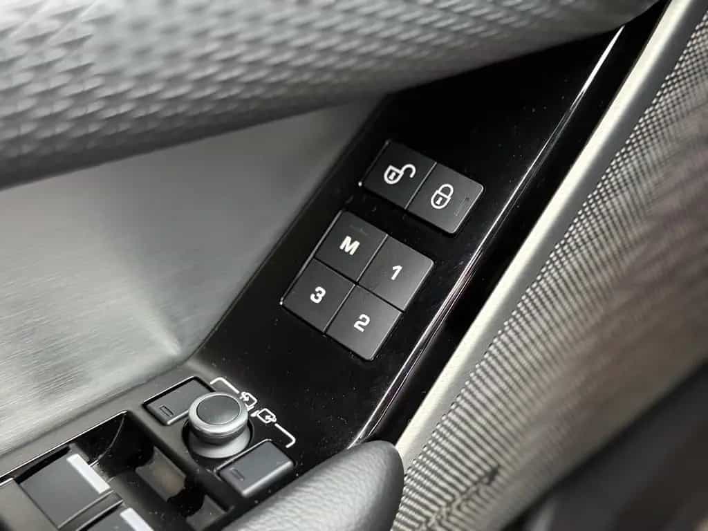 Land Rover Range Rover Velar R-DYNAMIC SE, PANO, SCHECKHEFT 12/2019-photo-24