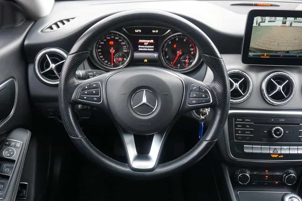 Mercedes-Benz CLA-Class 200 Shooting Brake Klima LED Navi AHK Kamera 08/2018-photo-17