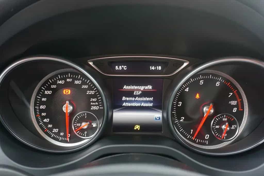Mercedes-Benz CLA-Class 200 Shooting Brake Klima LED Navi AHK Kamera 08/2018-photo-18