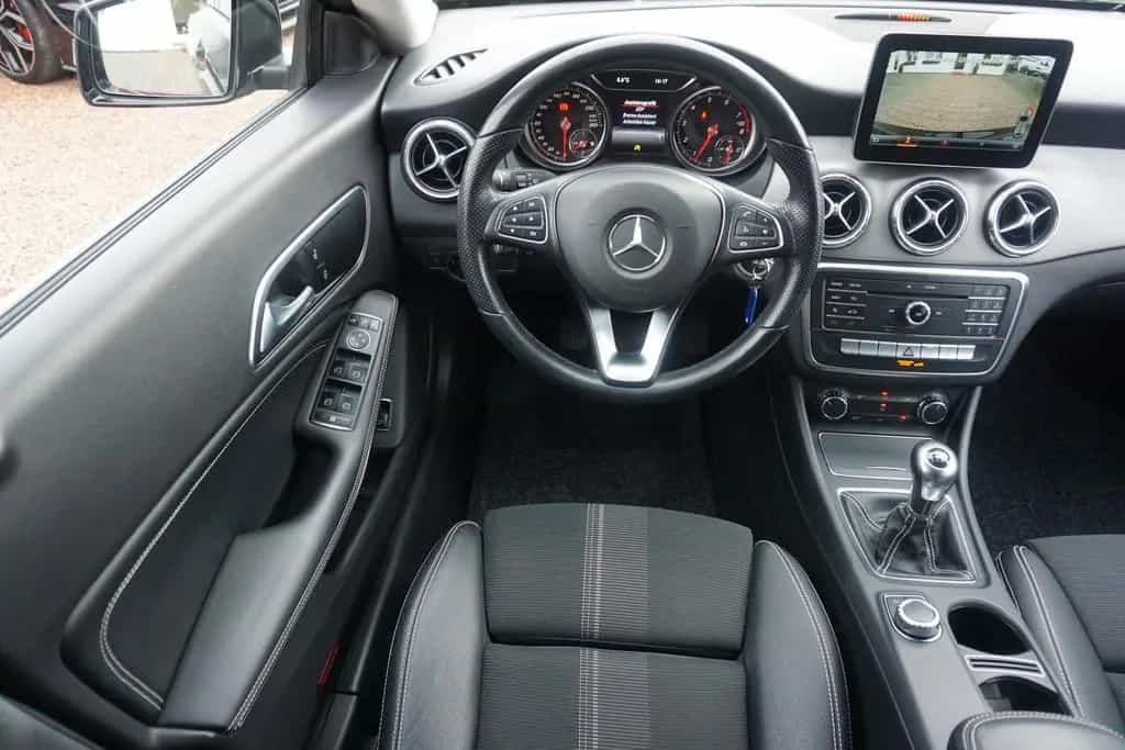 Mercedes-Benz CLA-Class 200 Shooting Brake Klima LED Navi AHK Kamera 08/2018-photo-8