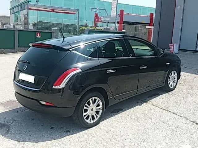 Lancia Delta 1.6 MJT 105CV Silver 10/2013-photo-3