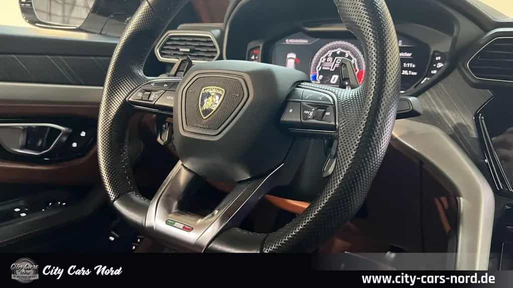 Lamborghini Urus 24 ZOLL-AKRAPOVIC-B&O-360° 04/2020-photo-18
