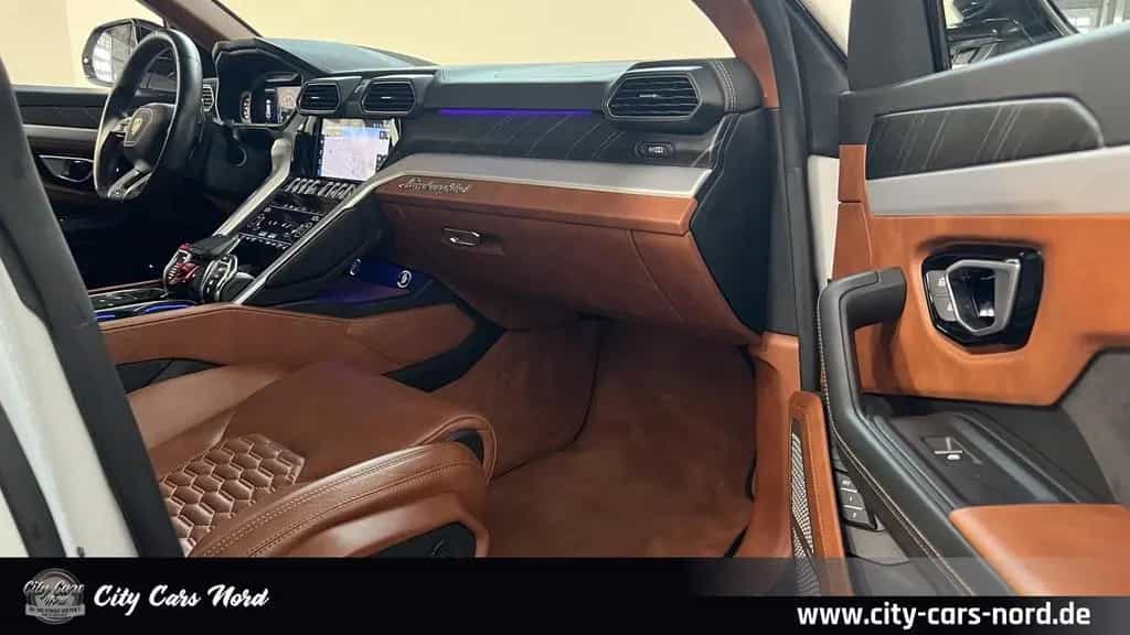 Lamborghini Urus 24 ZOLL-AKRAPOVIC-B&O-360° 04/2020-photo-30