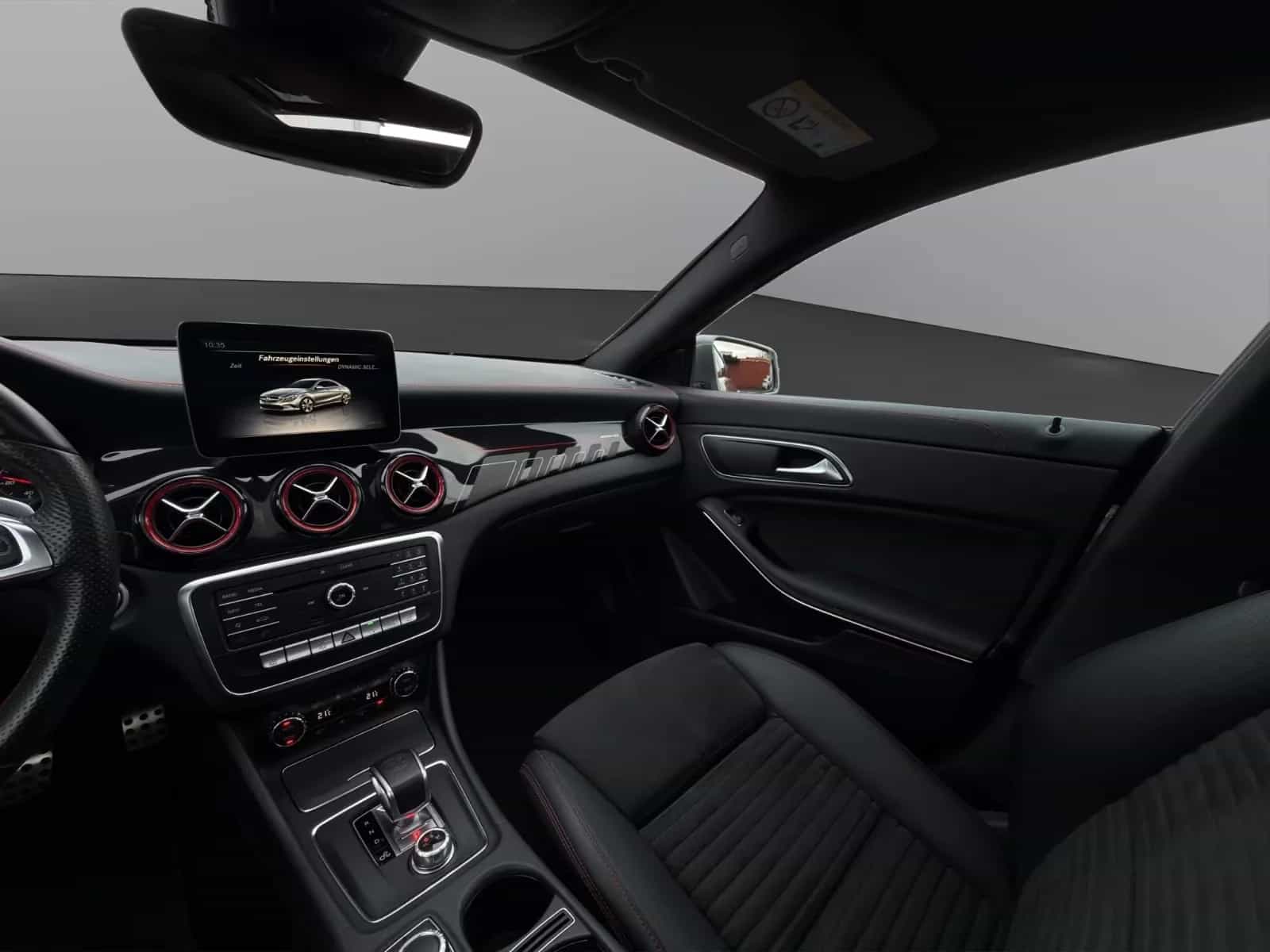 Mercedes-Benz CLA-Class 45 AMG 04/2017-photo-21