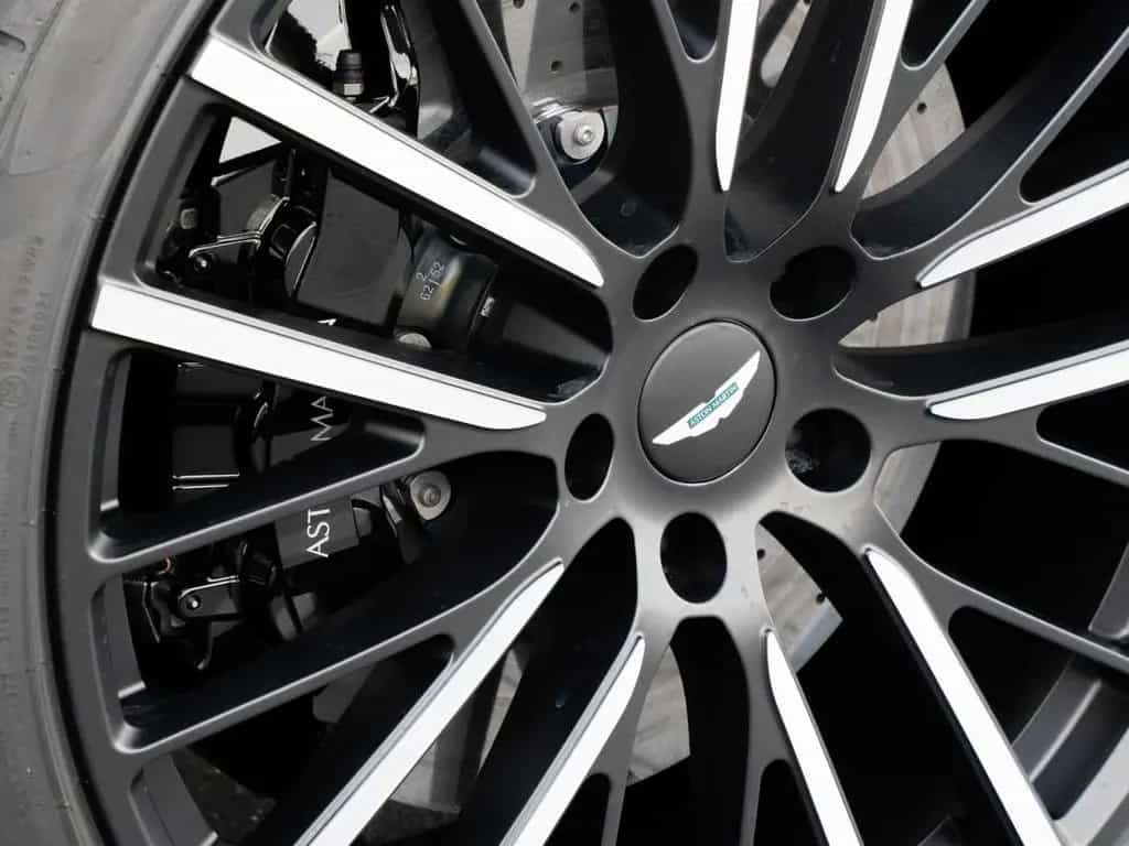 Aston Martin DBX 707 V8 4x4 MY25 02/2025-photo-17