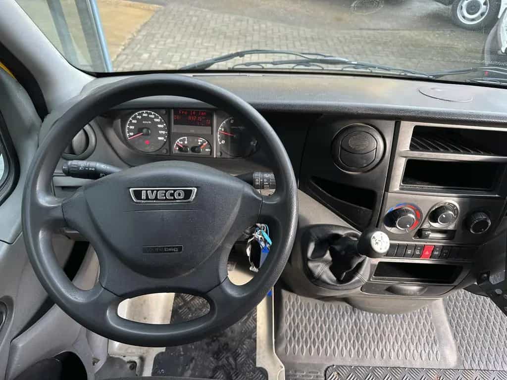 Iveco Daily T* Transporter*Postkoffer*NEU*2 Sitze 11/2013-photo-12