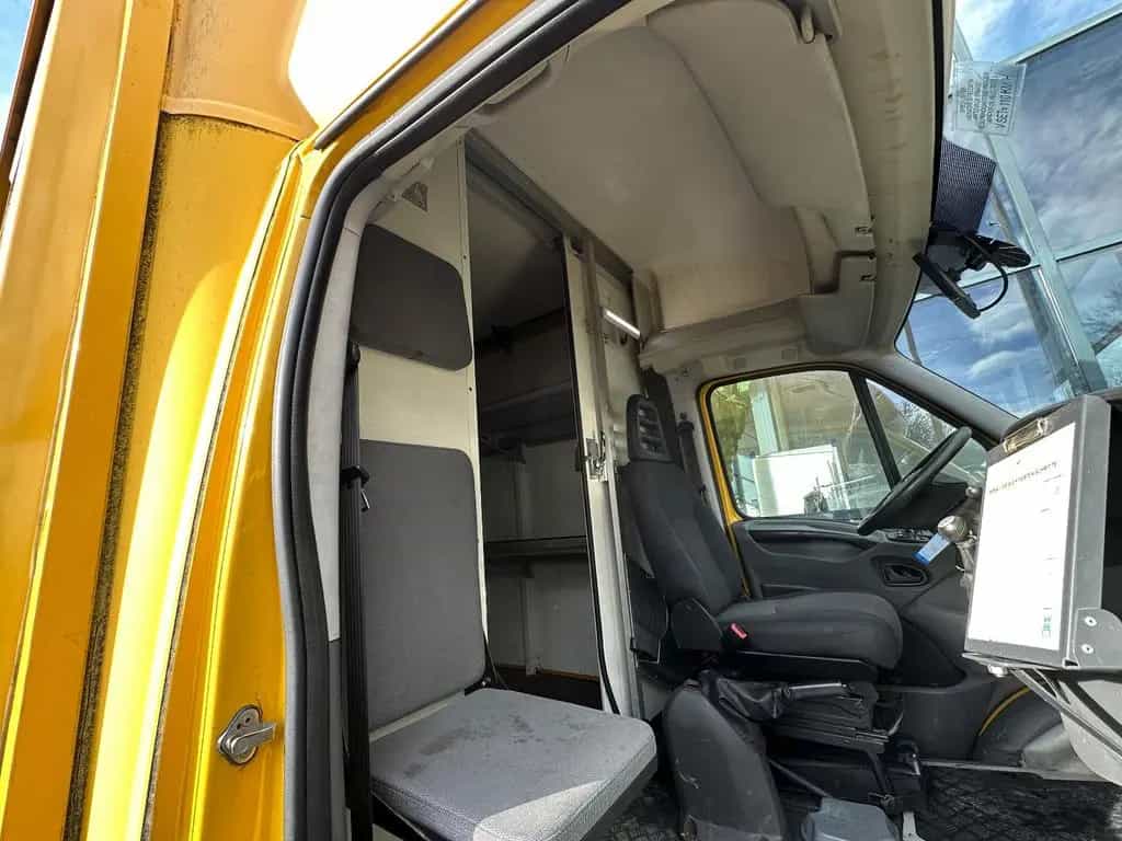 Iveco Daily T* Transporter*Postkoffer*NEU*2 Sitze 11/2013-photo-2