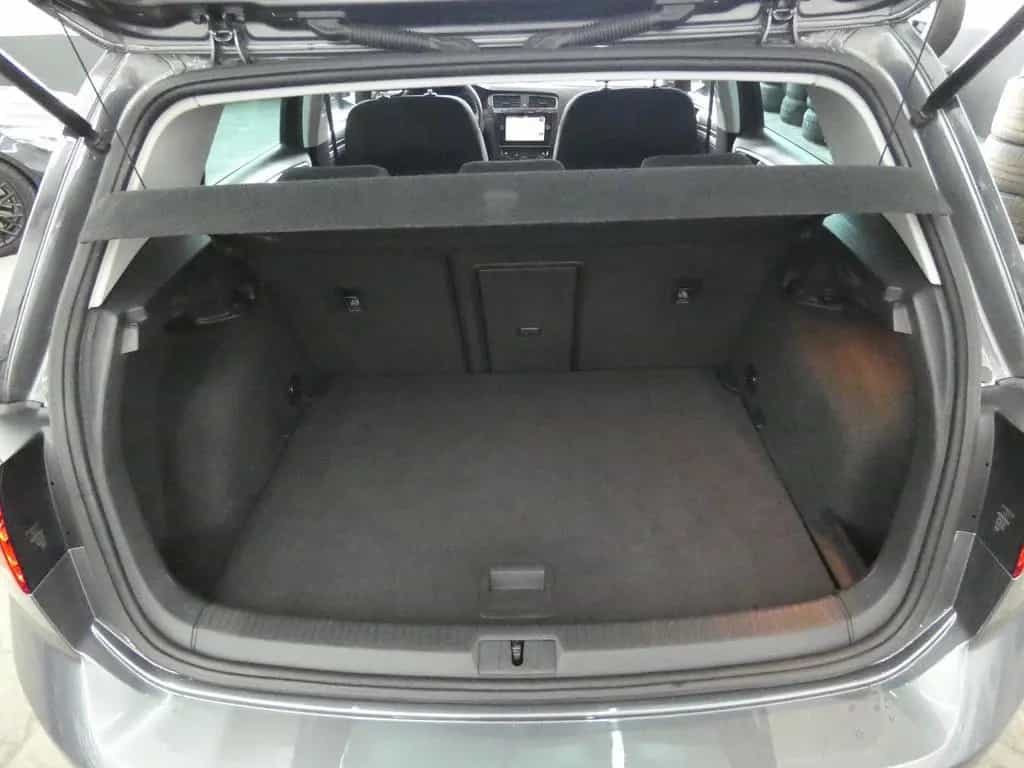 Volkswagen Golf VII 1.4 TSI Comfortline*NAVI*LED*AHK*KAMERA 01/2018-photo-17
