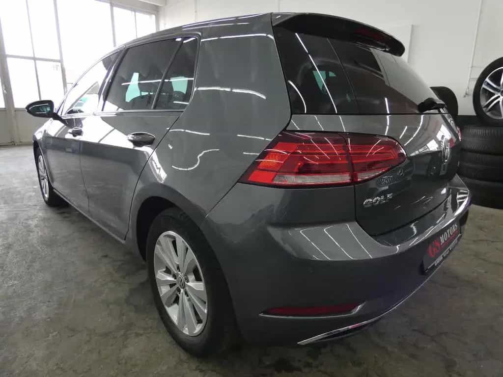 Volkswagen Golf VII 1.4 TSI Comfortline*NAVI*LED*AHK*KAMERA 01/2018-photo-1