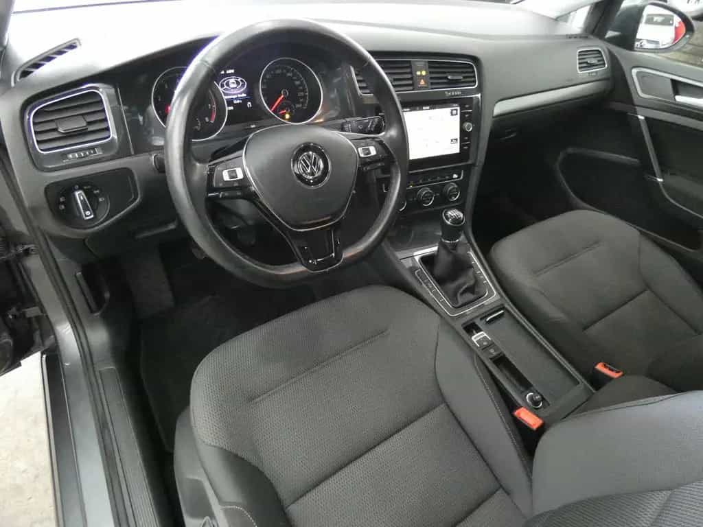 Volkswagen Golf VII 1.4 TSI Comfortline*NAVI*LED*AHK*KAMERA 01/2018-photo-3