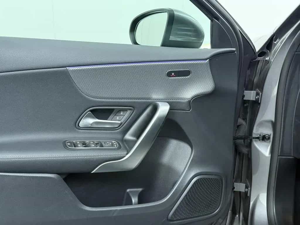 Mercedes-Benz A 180 Business Solution Luxury Panorama dak | si 04/2021-photo-10