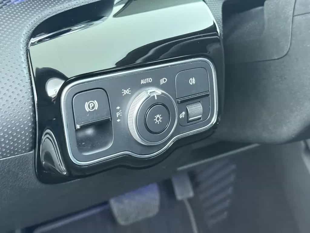 Mercedes-Benz A 180 Business Solution Luxury Panorama dak | si 04/2021-photo-14