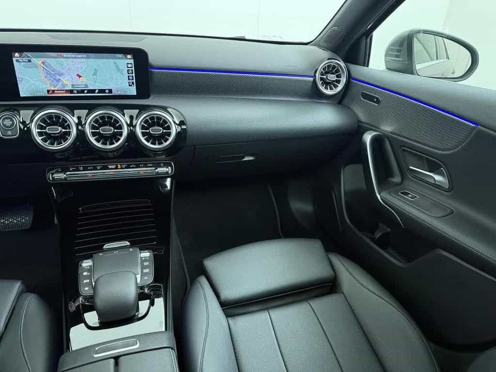 Mercedes-Benz A 180 Business Solution Luxury Panorama dak | si 04/2021-photo-21
