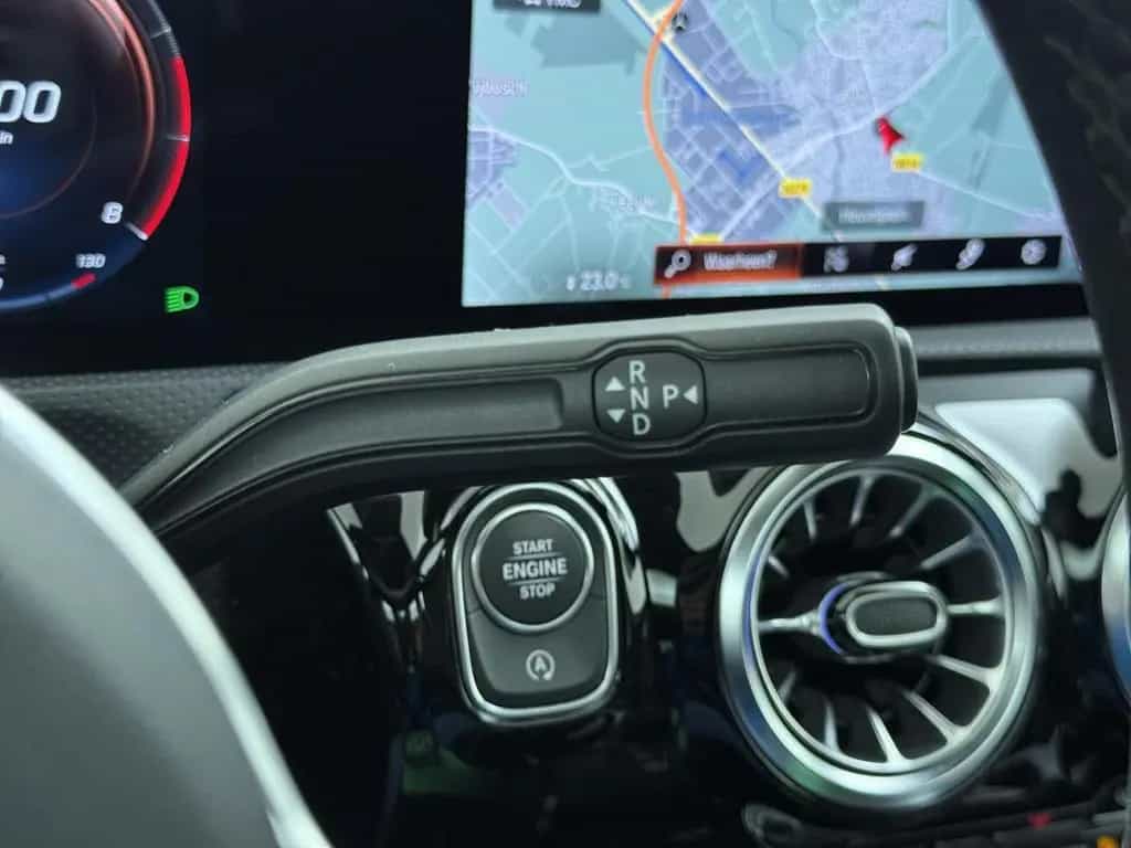 Mercedes-Benz A 180 Business Solution Luxury Panorama dak | si 04/2021-photo-23