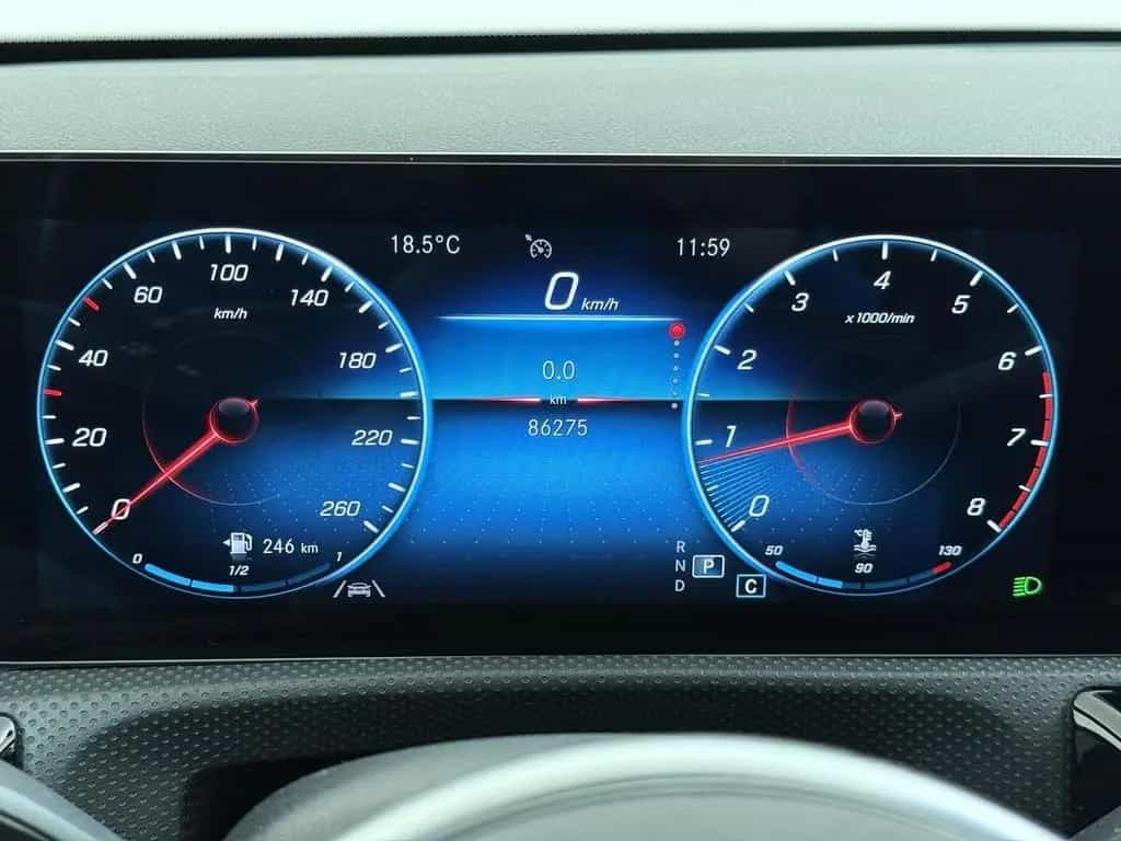 Mercedes-Benz A 180 Business Solution Luxury Panorama dak | si 04/2021-photo-26