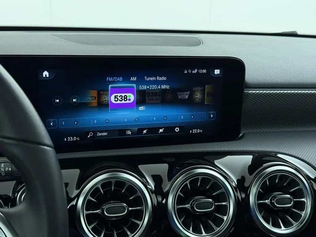 Mercedes-Benz A 180 Business Solution Luxury Panorama dak | si 04/2021-photo-32