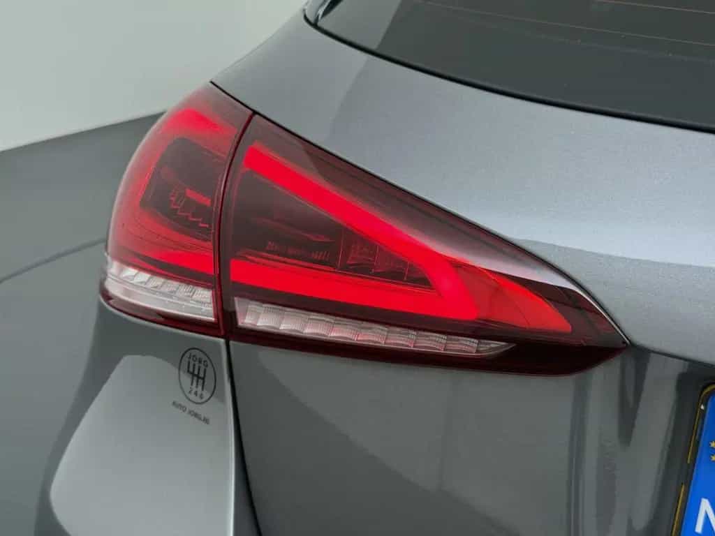 Mercedes-Benz A 180 Business Solution Luxury Panorama dak | si 04/2021-photo-4