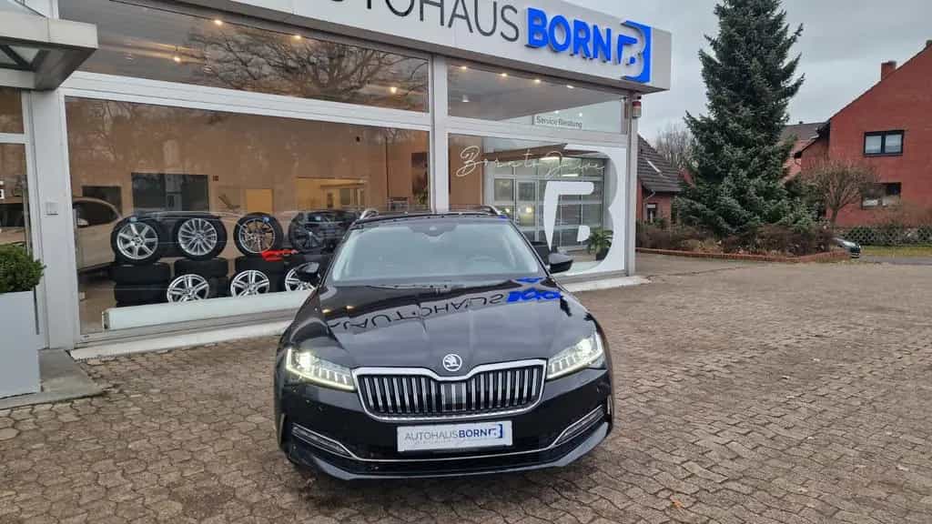 Skoda Superb Combi L&K AHK PANORAMA 02/2020-photo-1
