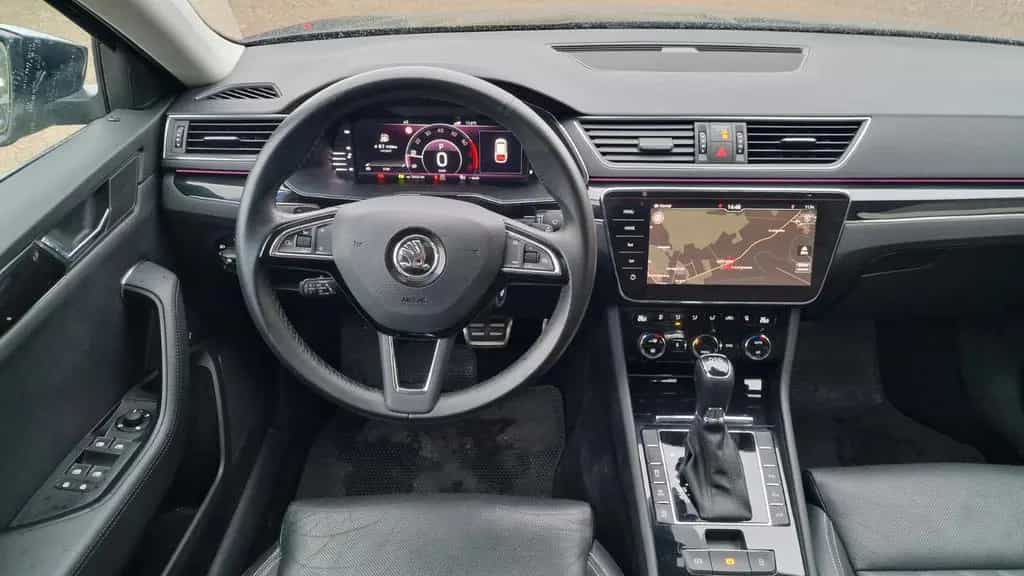 Skoda Superb Combi L&K AHK PANORAMA 02/2020-photo-14