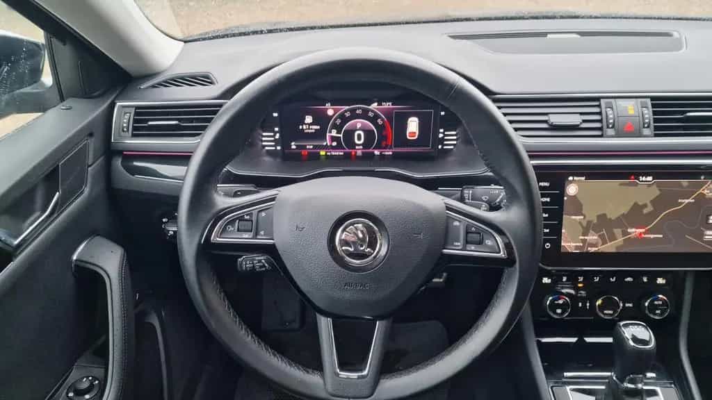 Skoda Superb Combi L&K AHK PANORAMA 02/2020-photo-15