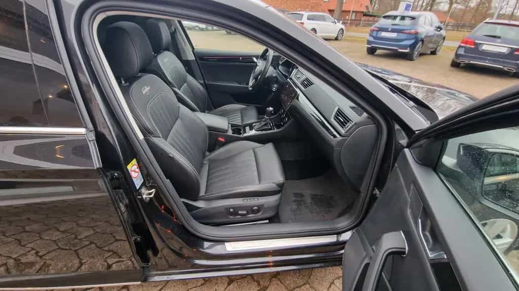 Skoda Superb Combi L&K AHK PANORAMA 02/2020-photo-17
