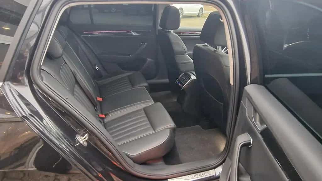 Skoda Superb Combi L&K AHK PANORAMA 02/2020-photo-19