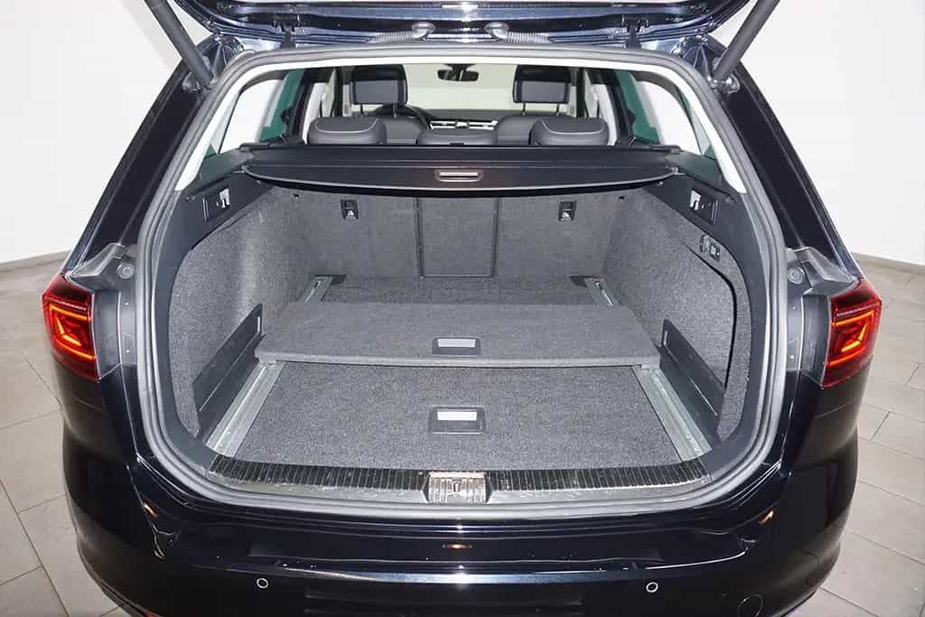 Volkswagen Passat 2.0TDI DSG R-Line 4M Virtual AHK Pano 03/2021-photo-13
