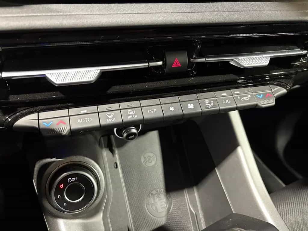 Alfa Romeo Tonale Sprint/APPLE/NAVI/ACC/PDC/SPURHALTE/KLIMA 03/2023-photo-29