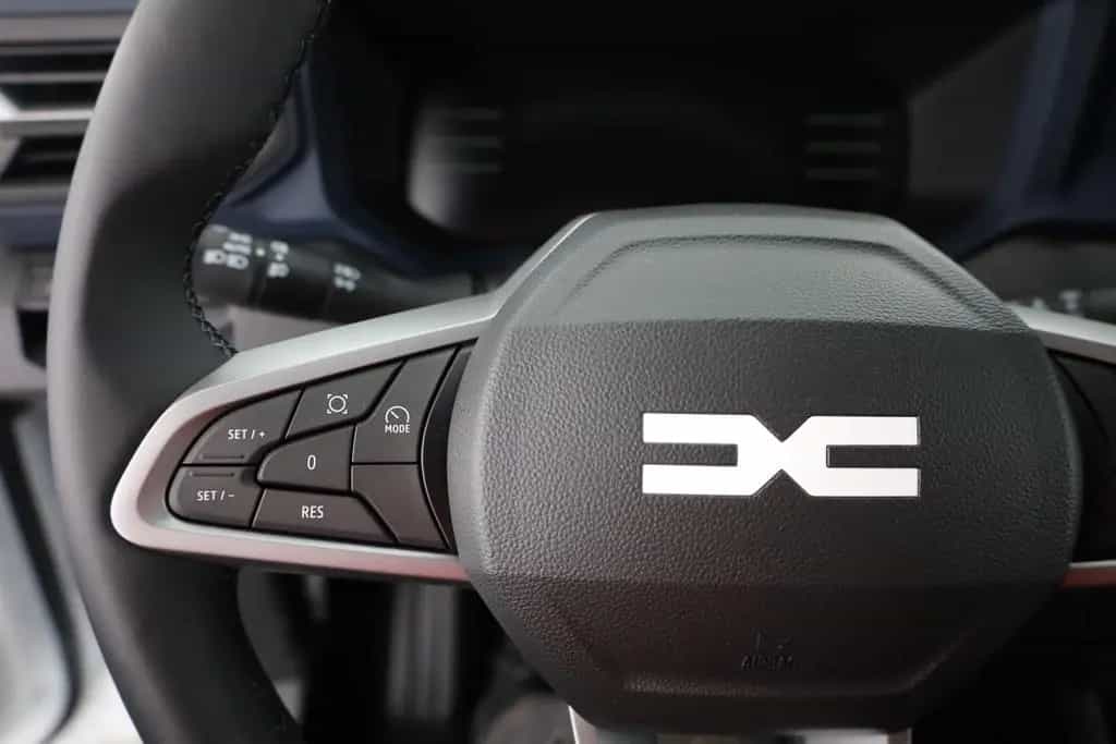 Dacia Duster mHEV 130 LED Navi Kamera Tempomat 11/2025-photo-15