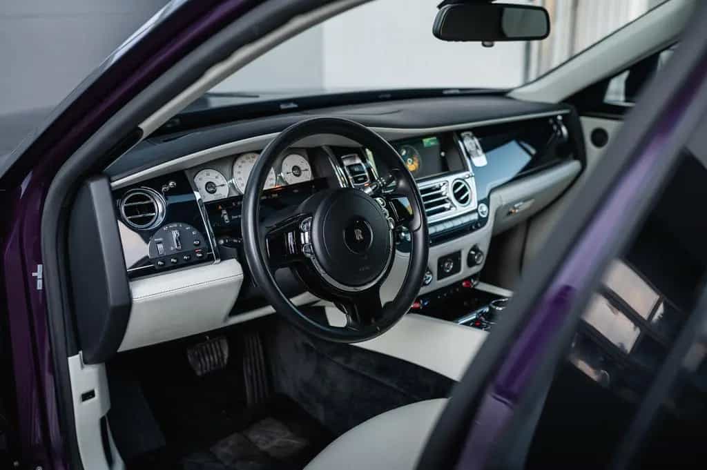 Rolls-Royce Ghost ACC TOP-VIEW NIGHT PANO BESPOKE AUDIO 06/2015-photo-10
