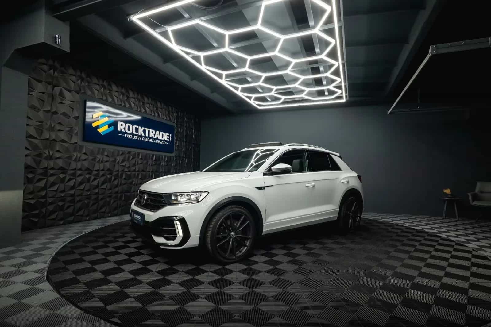Volkswagen T-Roc R 4Motion 07/2020-photo-0