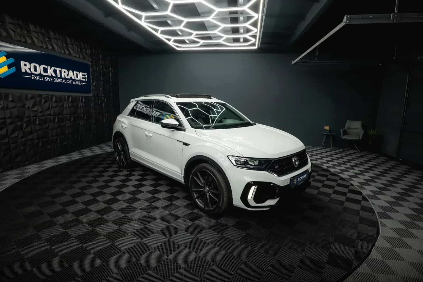 Volkswagen T-Roc R 4Motion 07/2020-photo-11