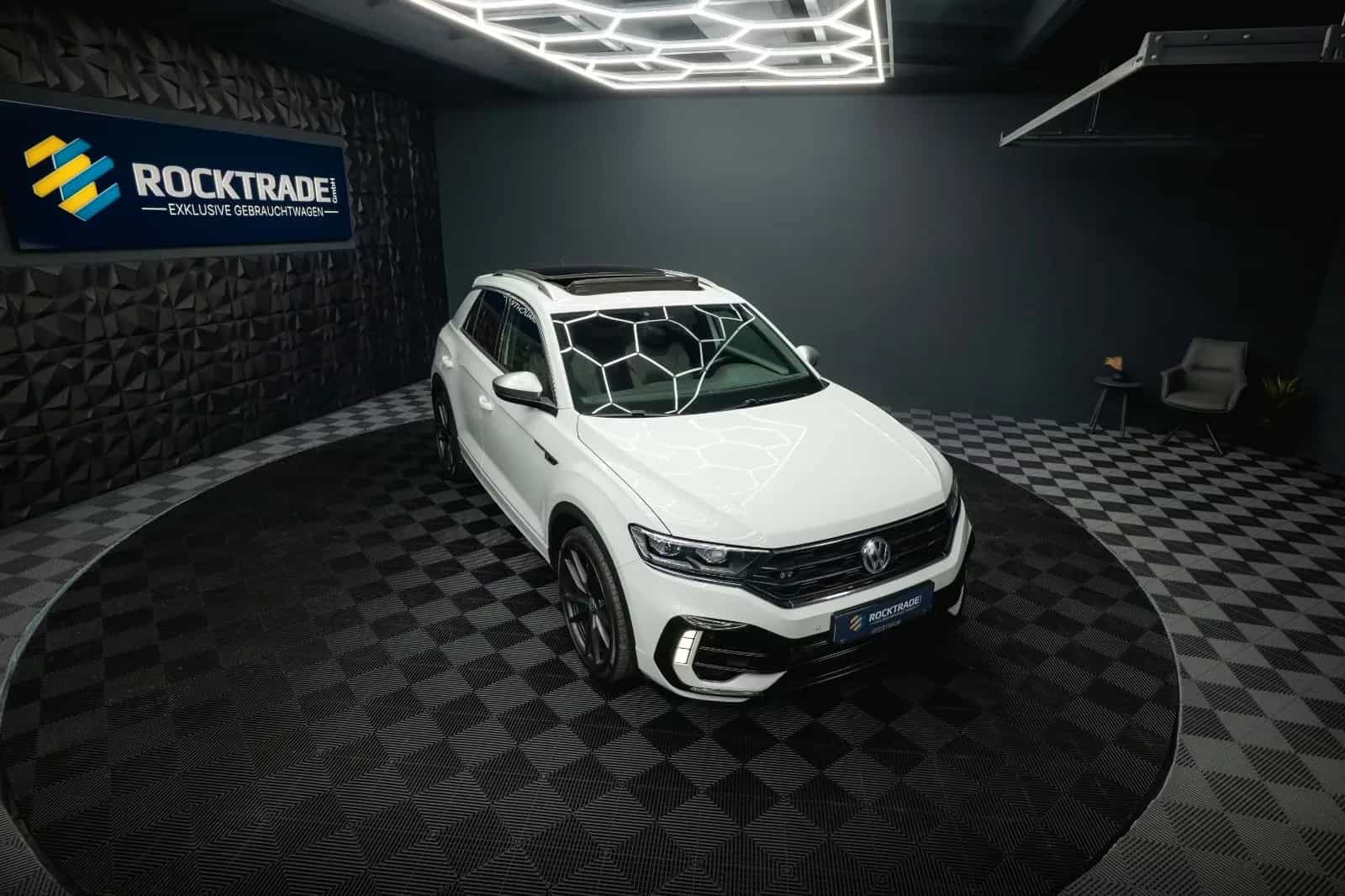 Volkswagen T-Roc R 4Motion 07/2020-photo-12