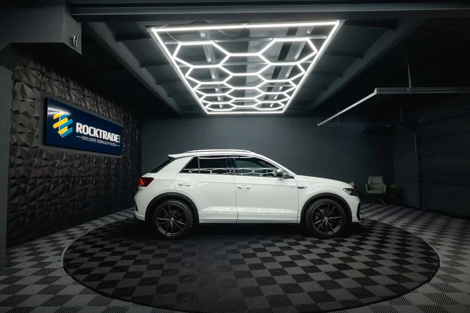 Volkswagen T-Roc R 4Motion 07/2020-photo-14