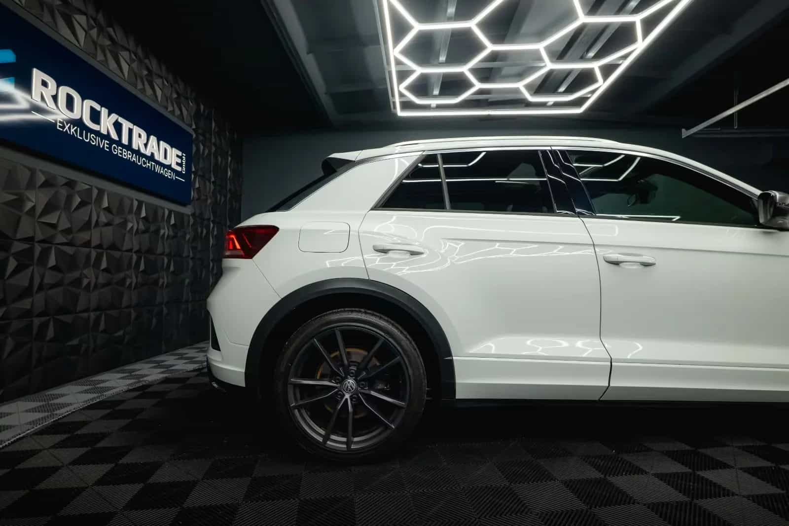 Volkswagen T-Roc R 4Motion 07/2020-photo-15