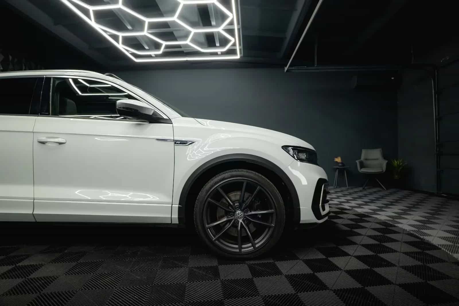 Volkswagen T-Roc R 4Motion 07/2020-photo-16