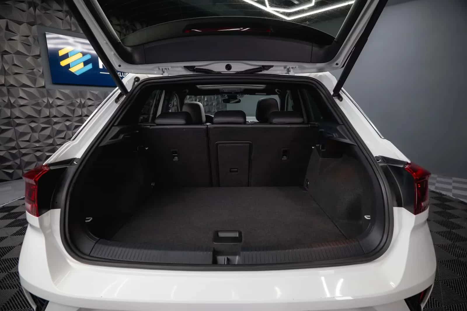 Volkswagen T-Roc R 4Motion 07/2020-photo-21