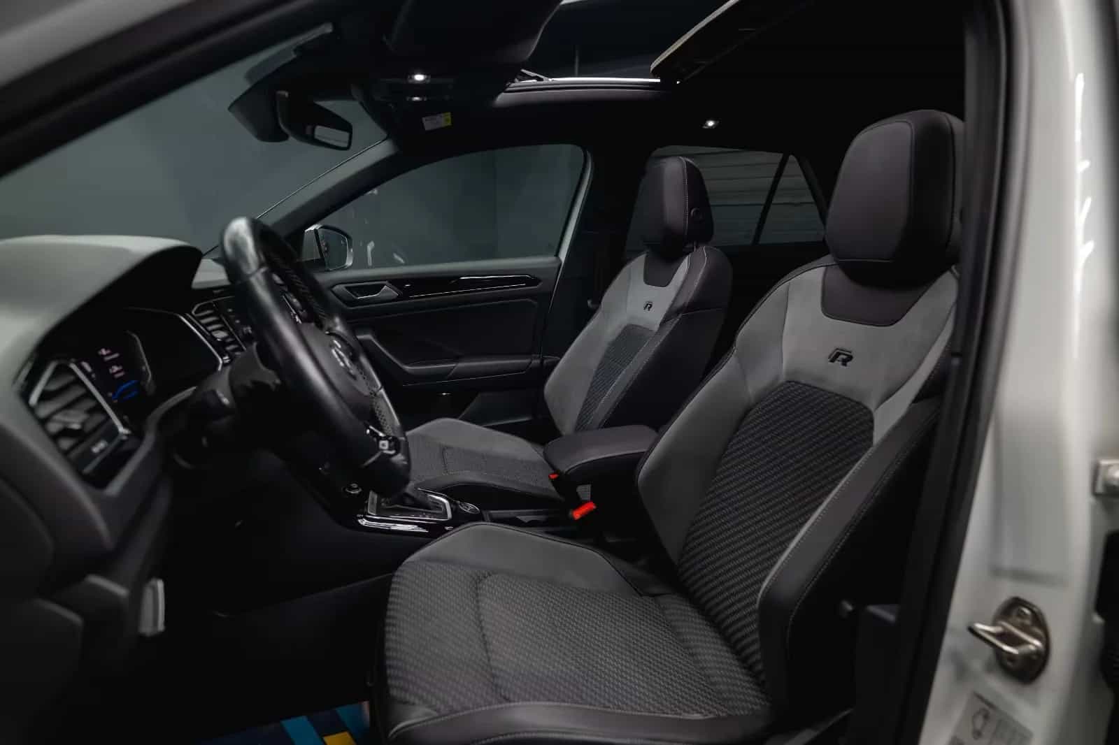 Volkswagen T-Roc R 4Motion 07/2020-photo-37