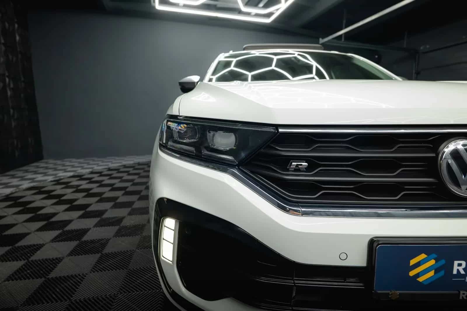 Volkswagen T-Roc R 4Motion 07/2020-photo-5