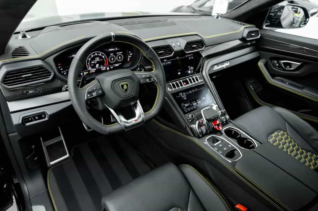 Lamborghini Urus S 4.0 V8 Sport, AKRAPOVIC 08/2024-photo-29