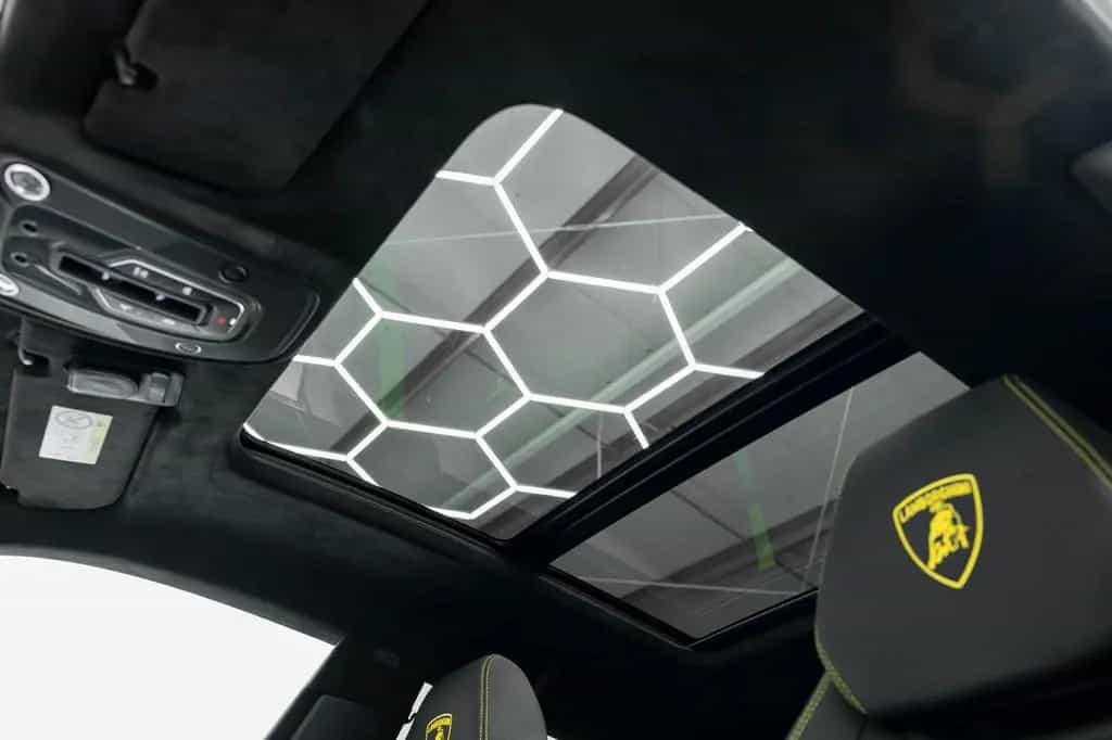 Lamborghini Urus S 4.0 V8 Sport, AKRAPOVIC 08/2024-photo-37