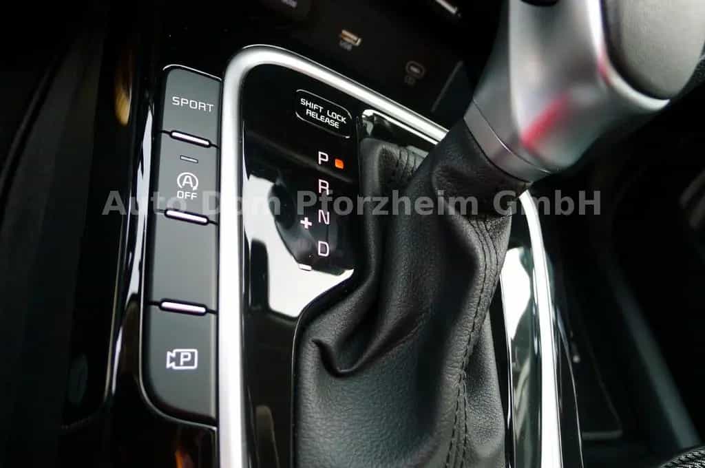 Kia Ceed SW 1,5T DCT Spirit /UVO/NAVI/Kamera 05/2025-photo-17