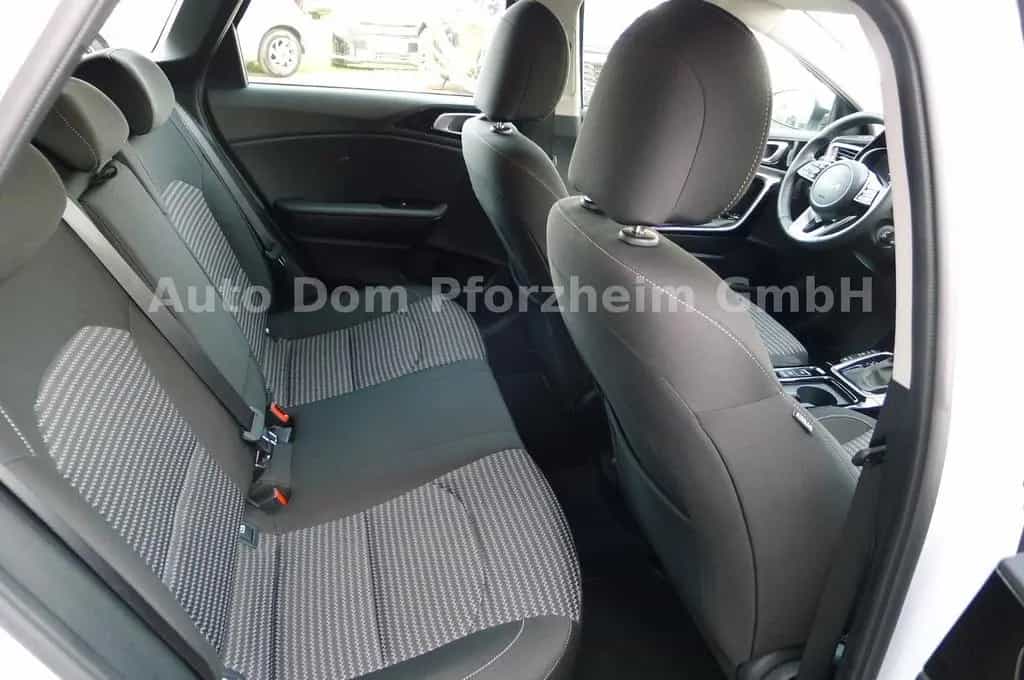 Kia Ceed SW 1,5T DCT Spirit /UVO/NAVI/Kamera 05/2025-photo-7