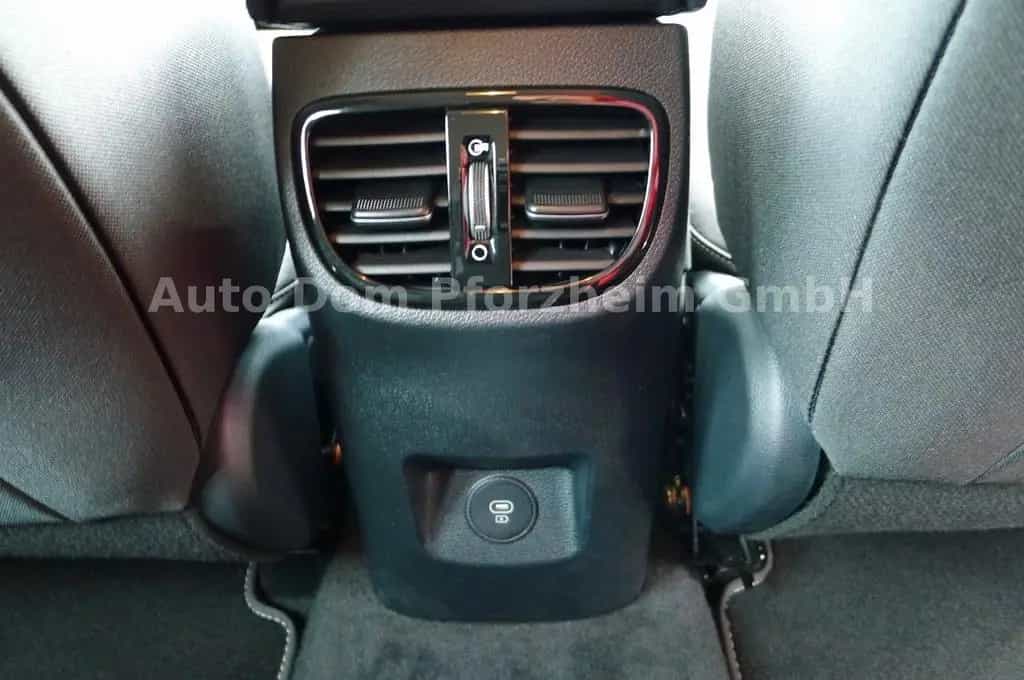 Kia Ceed SW 1,5T DCT Spirit /UVO/NAVI/Kamera 05/2025-photo-9