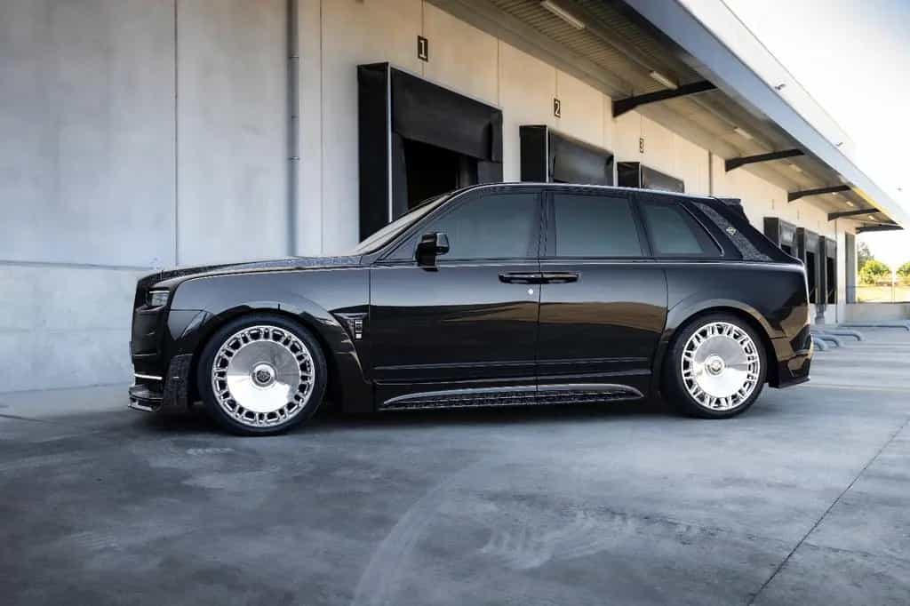 Rolls-Royce Cullinan SERIES II ONYX ASTRALIS EDITION null-photo-4