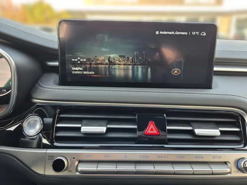 Genesis G70 Shooting Brake Sport Navi Digitales Cockpit 07/2025-photo-9