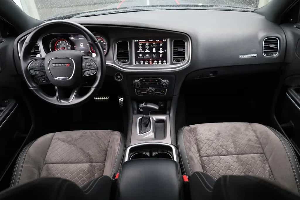 Dodge Charger 5.7 R/T/PerformancePages/TEMP/AMBIE/R20 11/2022-photo-15